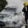 Arde un coche con cuatro personas a bordo en la AP-9 a la altura de Mesía, sin heridos