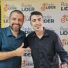 Dani Pardo: o cantante que esperta o son esquecido das verbenas galegas