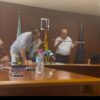 El PP recupera la alcaldía de Touro tras una moción de censura apoyada por un edil no adscrito