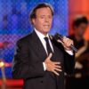 ¿Debe retirar Lalín el nombramiento como comendador del Cocido a Julio Iglesias?